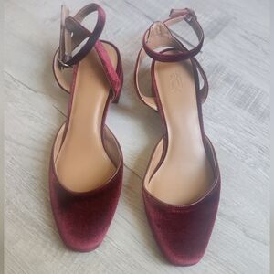 Nordstrom Rack Women’s Burgundy Velvet Ankle Strap Block Heel Pumps Size 8.